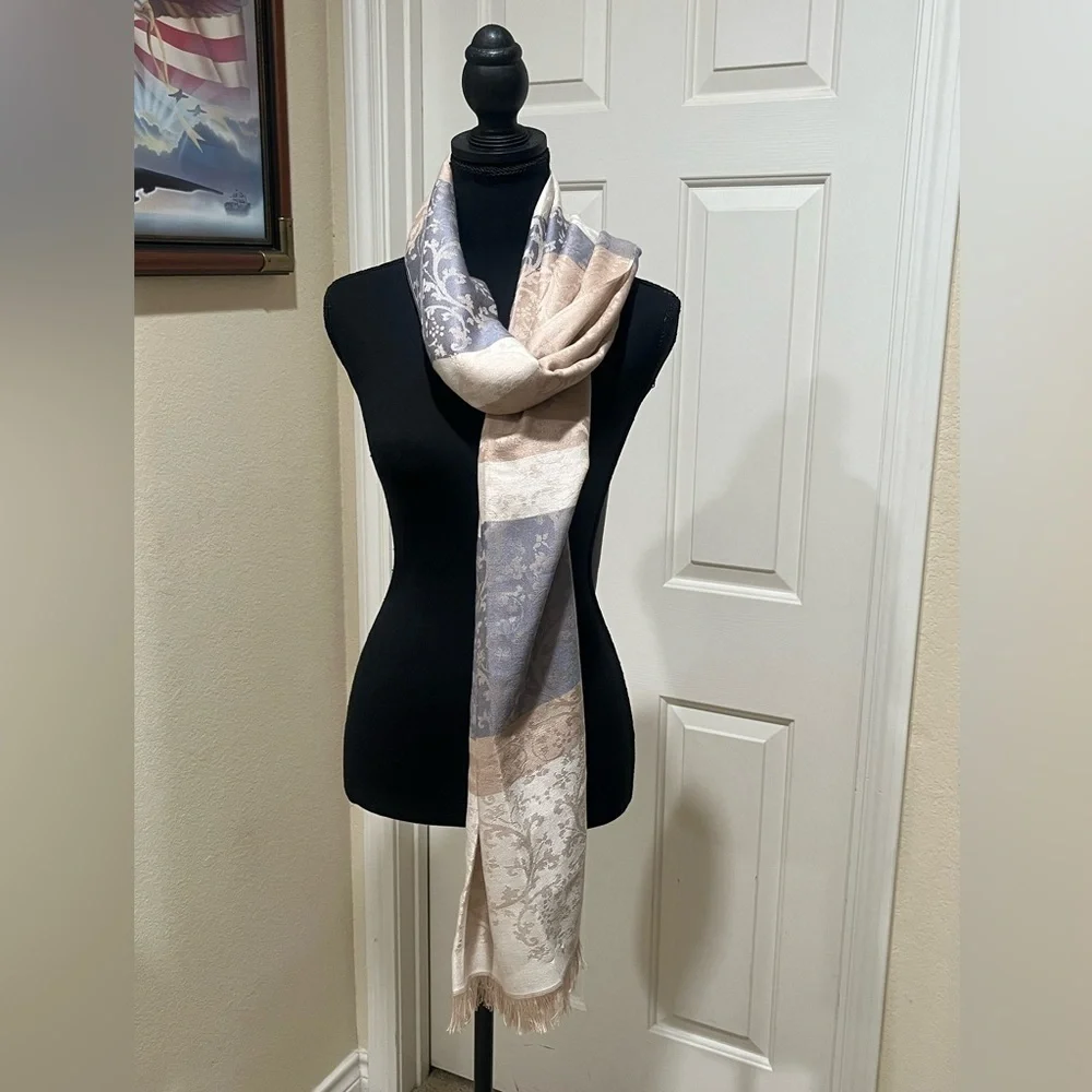 DRAEGER MADE IN FRANCE ELEGANT MICROFIBER SCARF SIZE 76”X 28” GRAY/ CREAM